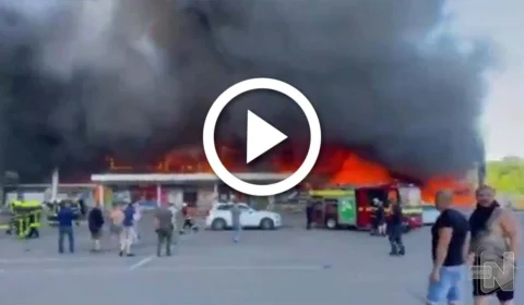 VÍDEO: míssil russo atinge shopping movimentado na Ucrânia e deixa pelo menos 11 mortos, diz autoridade