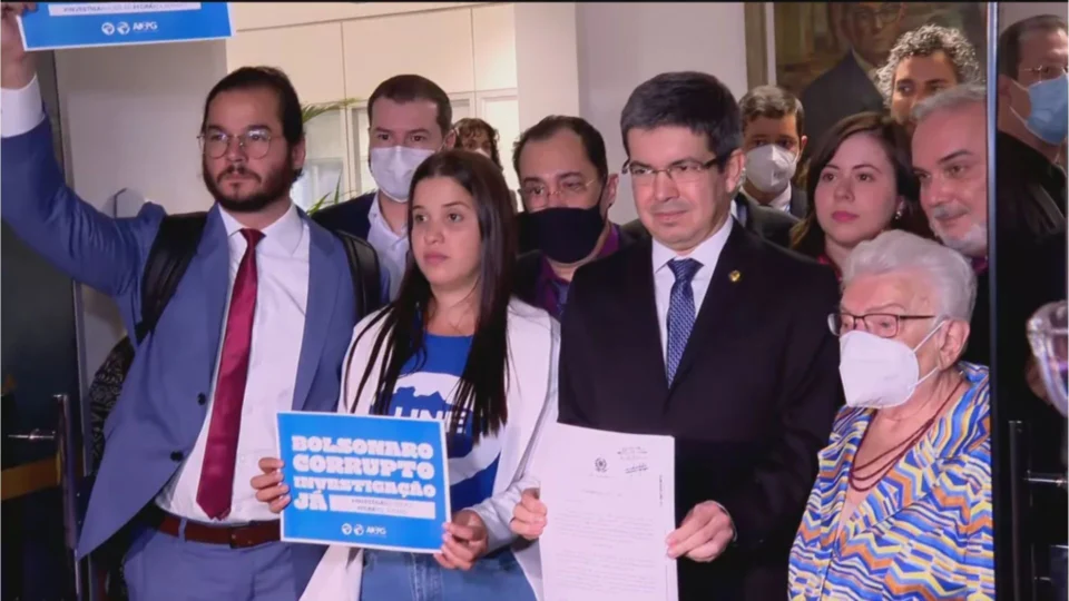 Oposição protocola pedido para abrir CPI do MEC