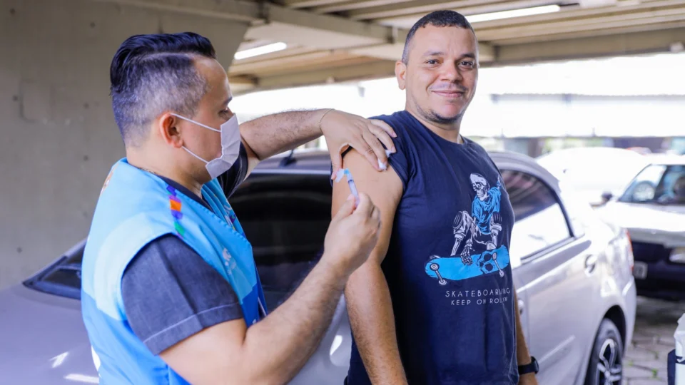 Confira pontos de vacinação contra Covid-19 nesta sexta-feira, em Manaus