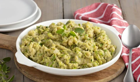 RECEITA FÁCIL: aprenda a fazer farofa úmida de abobrinha