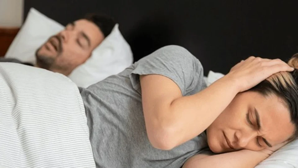 Ronco: veja dicas para dormir com alguém que sofre com esse tipo de distúrbio