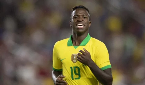 Vini Júnior compra 120 ingressos para familiares e amigos assistirem Brasil e Chile pelas Eliminatórias