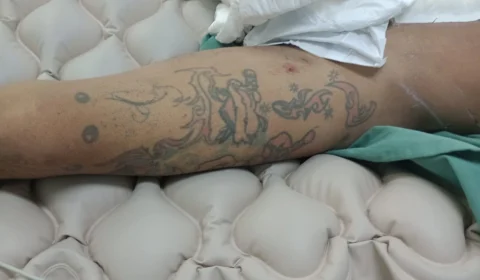 Hospital procura familiares de paciente internado, em Manaus