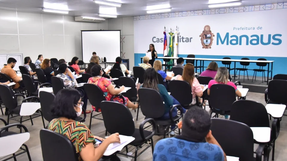 Prefeitura de Manaus oferta três mil vagas de estágio nos níveis médio e superior