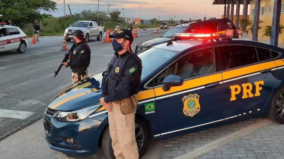 Justiça decide impedir atuação da PRF fora de rodovias federais