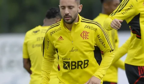 Everton Ribeiro tenta minimizar pressão instalada no comando técnico do Flamengo