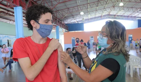 Confira pontos de vacinação contra Covid-19 nesta sexta-feira em Manaus