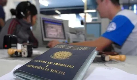 Edital oferta 50 vagas para jovens em busca do primeiro emprego, no Amazonas