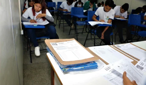 Avaliações de aprendizagem com alunos da EJA são aplicadas no Amazonas