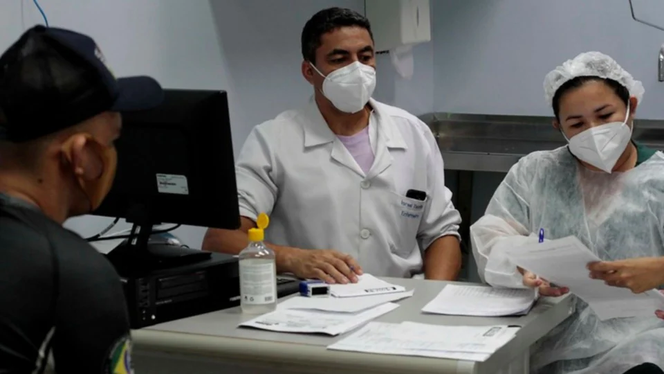 Prova para cargo de médico do concurso da Semsa é realizada em Manaus; confira as datas do certame dos outros cargos