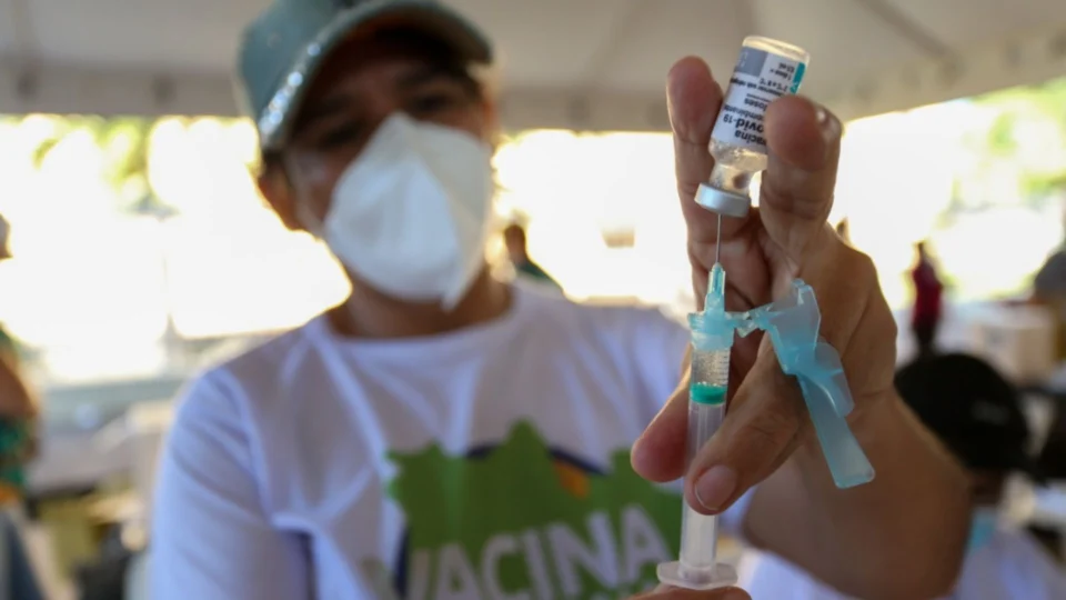 COVID-19: MS anuncia autorização da quarta dose da vacina para pessoas a partir dos 50 anos