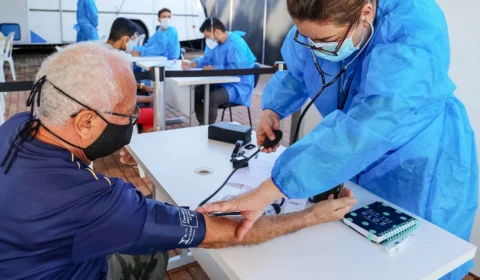 Lei que estabelece piso salarial para enfermeiros em mais de R$ 4.750 entra em vigor no Brasil