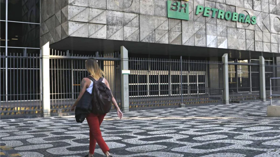 Jovem Aprendiz: Petrobras tem 734 vagas em 14 estados e DF