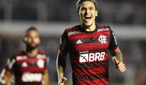Mesmo com vantagem, Flamengo vence Corinthians por 1 a 0 e garante vaga na semifinal da Copa Libertadores da América