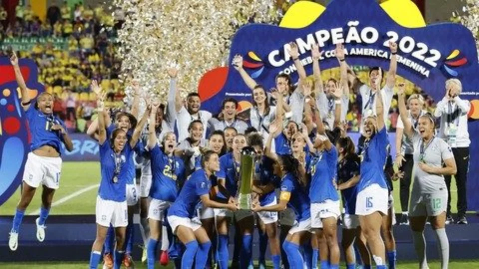 Sem facilidade Brasil marca com Debinha, vence Colômbia e conquista título da Copa América Feminina
