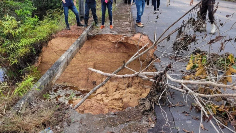 Trecho do Km 25 da AM-352 receberá reparo emergencial por conta de erosão na pista