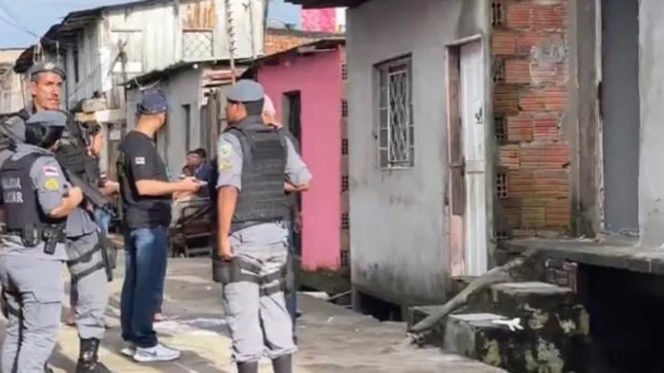 Na frente da família: jovem é executado com 11 tiros na Compensa, Zona Oeste de Manaus