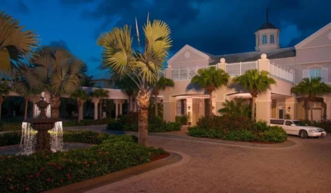 Polícia investiga morte misteriosa de 3 turistas em resort nas Bahamas