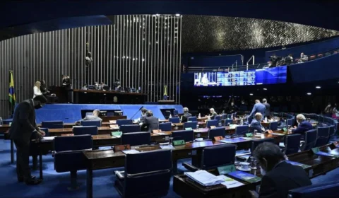 PEC kamikaze: Congresso promulga emenda que autoriza ‘estado de emergência’ no país e permite pacote social pré-eleitoral