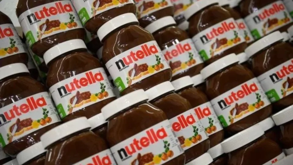 Após furtos, supermercados de SP mantêm Nutella trancados em estoques