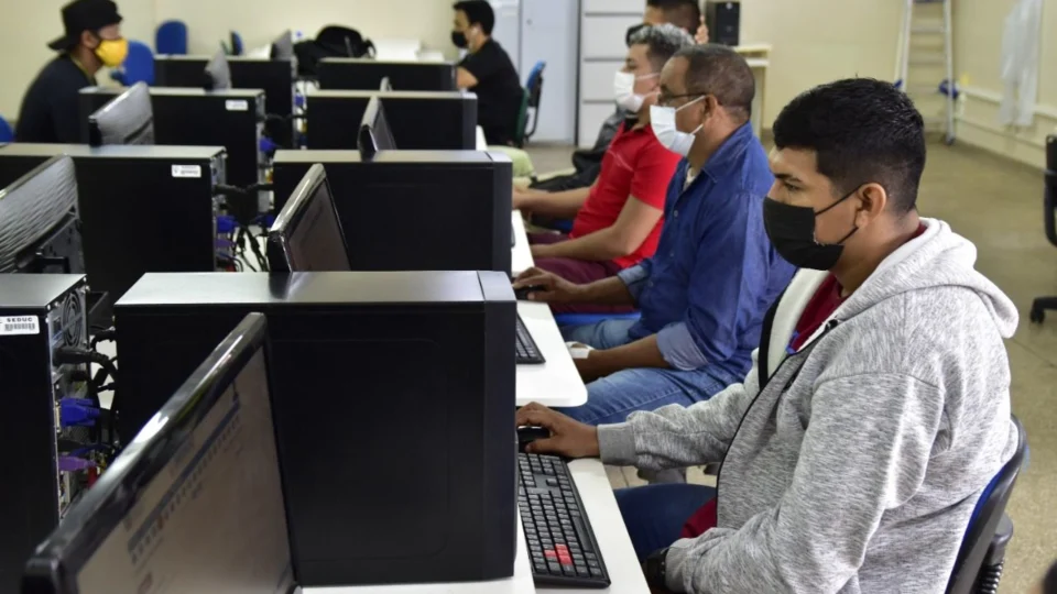 Seduc abre vagas para exame supletivo gratuito em Itacoatiara, interior do AM