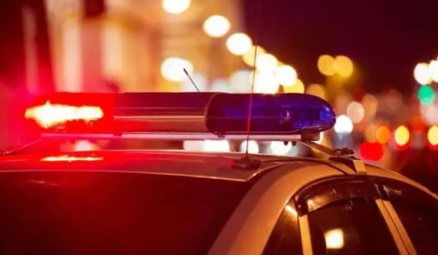 Após mãe pedir silêncio, adolescente mata acidentalmente irmã de 3 anos sufocada com travesseiro nos EUA