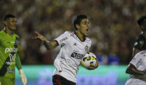 Flamengo sofre mas vence por 2 a 1 de virada Altos do Piauí pela Copa do Brasil