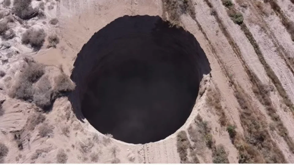 Buraco gigantesco no deserto do Atacama cresce e preocupa autoridades do Chile