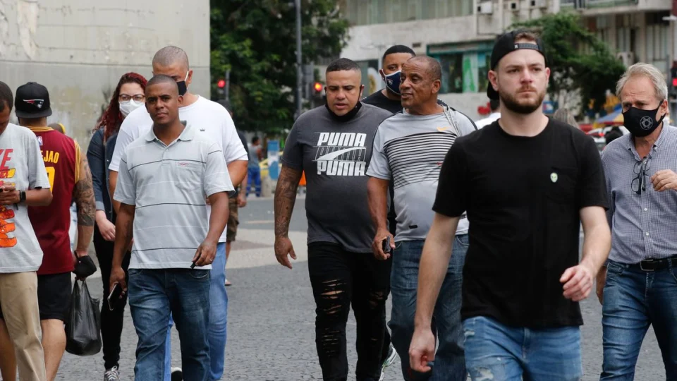 Covid-19: Brasil registra 40.149 novos casos e 205 mortes em 24 horas