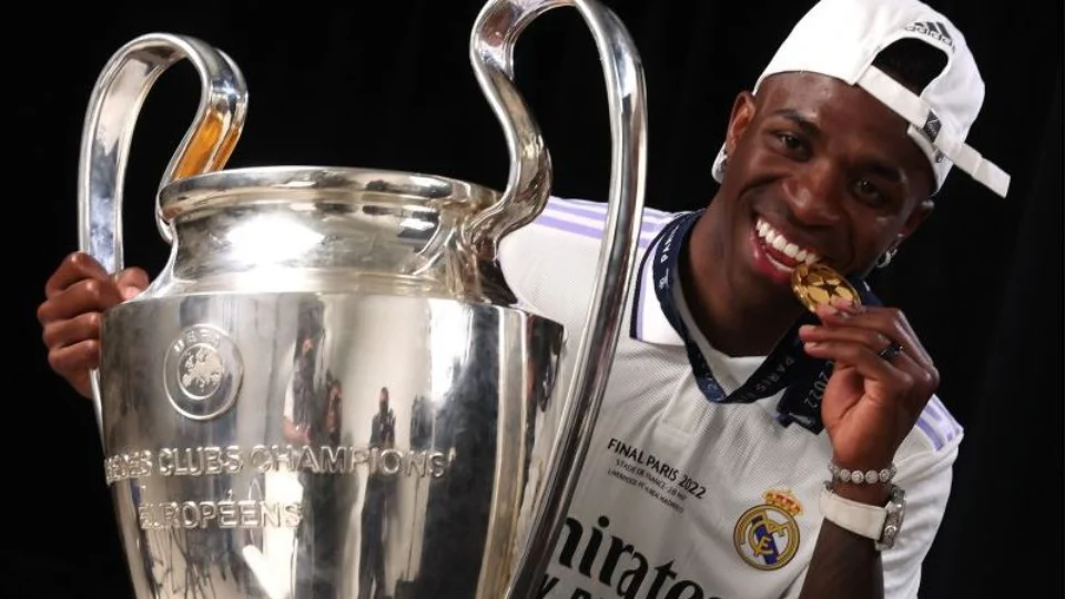 Vinícius Júnior é eleito jogador revelação e Benzema melhor da Liga dos Campeões