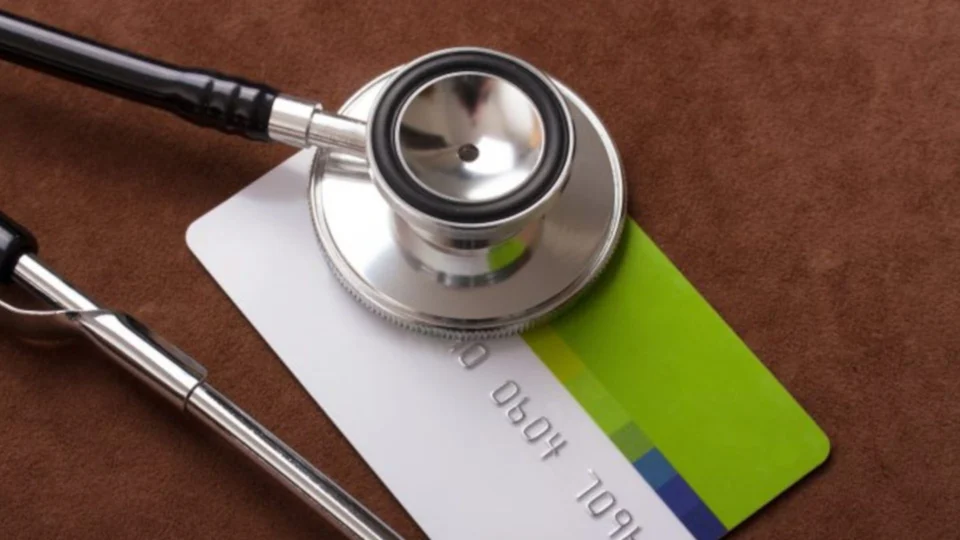 Planos de saúde têm comercialização suspensa pela ANS a partir desta terça-feira