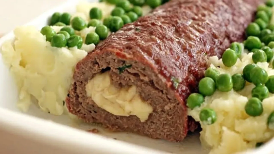RECEITA FÁCIL: aprenda a fazer rocambole de carne moída com provolone