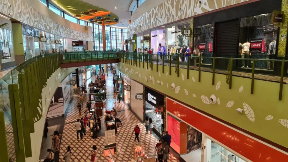De posto de gasolina a shoppings, confira locais para comprar no Dia Livre de Impostos, em Manaus