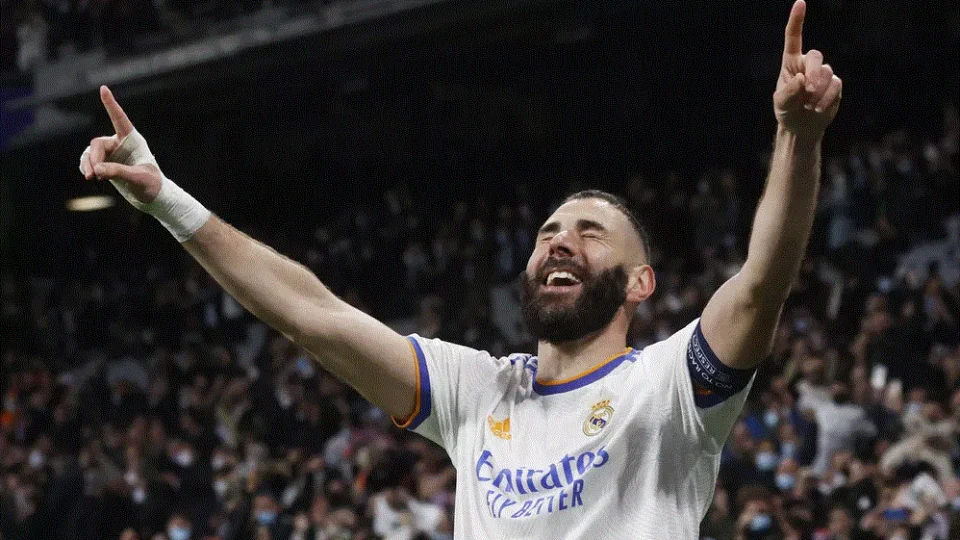 Novo hat-trick de Benzema garante vitória do Real Madrid por 3 a 1 sobre Chelsea pela Liga dos Campeões