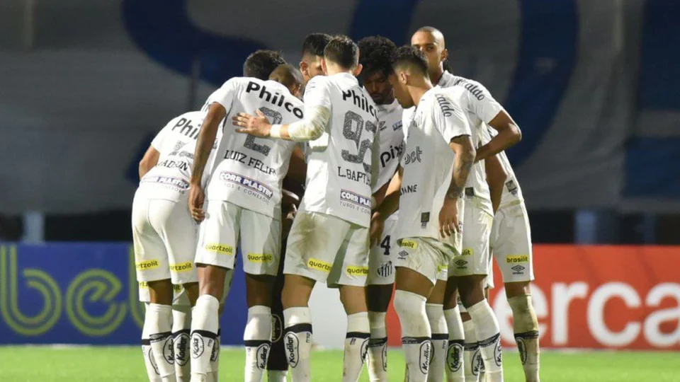 Santos e Botafogo duelam para sair do meio da tabela do Brasileirão