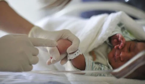 Lei determina que maternidades passem a informar tipo sanguíneo e fator Rh de recém-nascidos, no AM