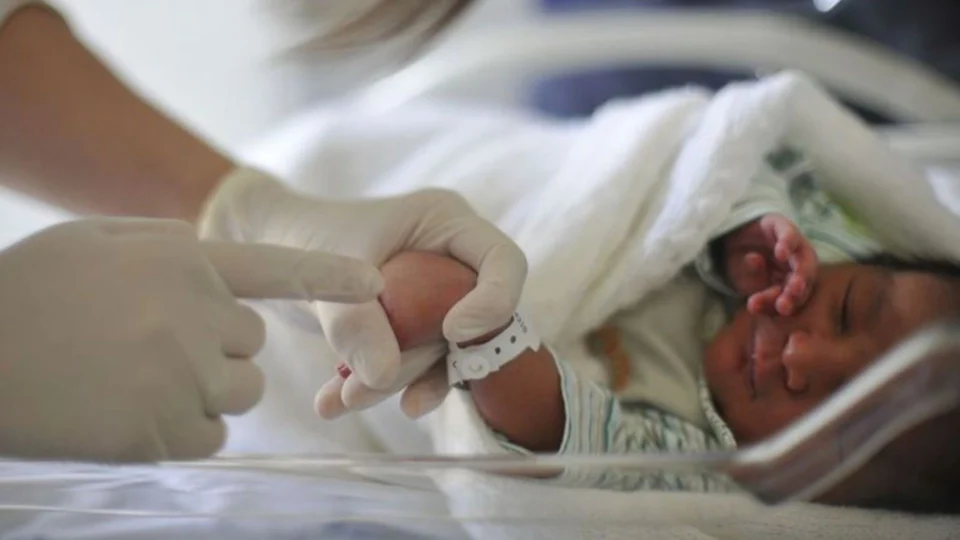 Lei determina que maternidades passem a informar tipo sanguíneo e fator Rh de recém-nascidos, no AM