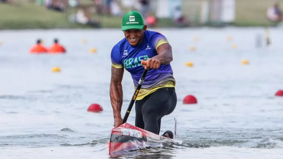 Isaquias Queiroz termina em primeiro e garante vaga na final do Mundial de Canoagem Velocidade no Canadá