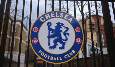Venda do Chelsea é finalizada a grupo de investimento por Abramovich