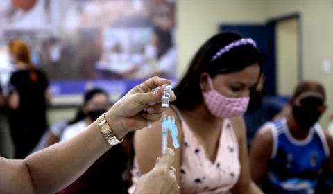 Covid-19: confira pontos de vacinação para adultos e crianças nesta sexta-feira, em Manaus