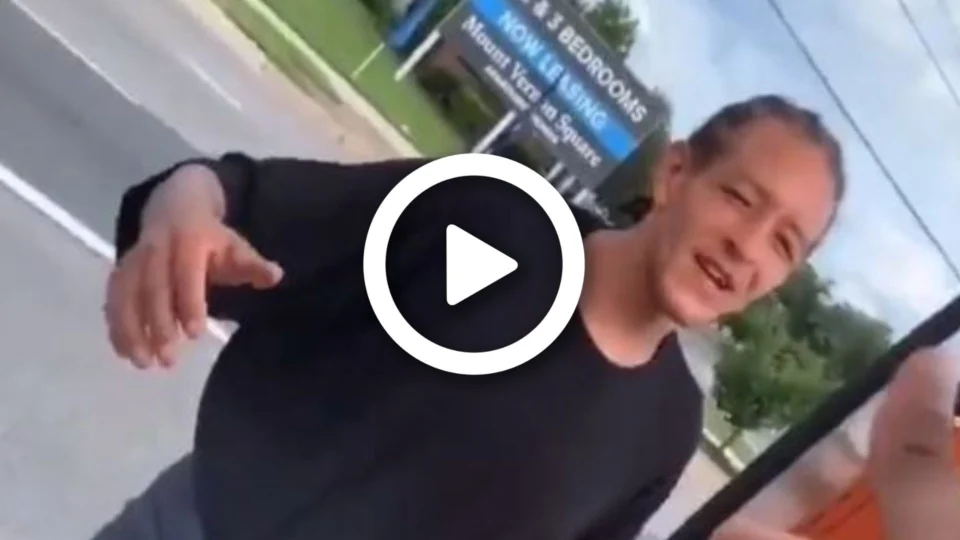 Ex-jogador de basquete da NBA é flagrado pedindo esmola nos EUA