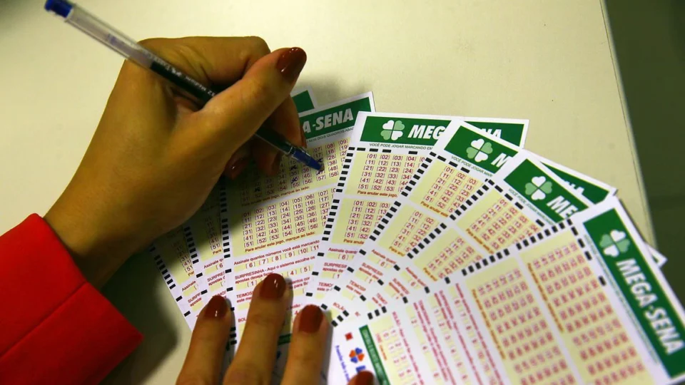 Mega-Sena deve pagar prêmio de R$ 48 milhões neste sábado (30/04)