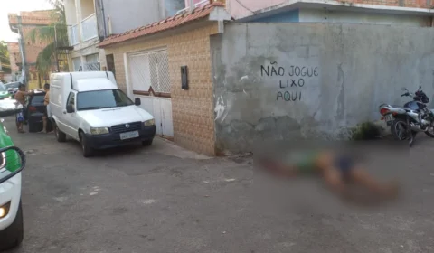 Homem é executado com tiros na cabeça no bairro Compensa, Zona Oeste de Manaus
