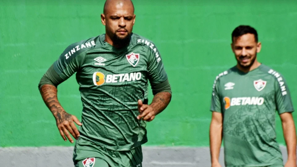 Fluminense encara Flamengo sem Nino, mas com retorno de Felipe Melo à lista de relacionados para duelo pelo Brasileirão
