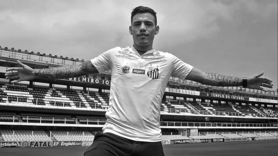 Maxi Rolón, ex-jogador do Santos, morre aos 27 anos na Argentina