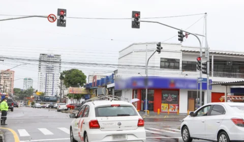 Semáforo inteligente: Manaus deve ganhar equipamentos que organizam trânsito de acordo com número de veículos nas vias