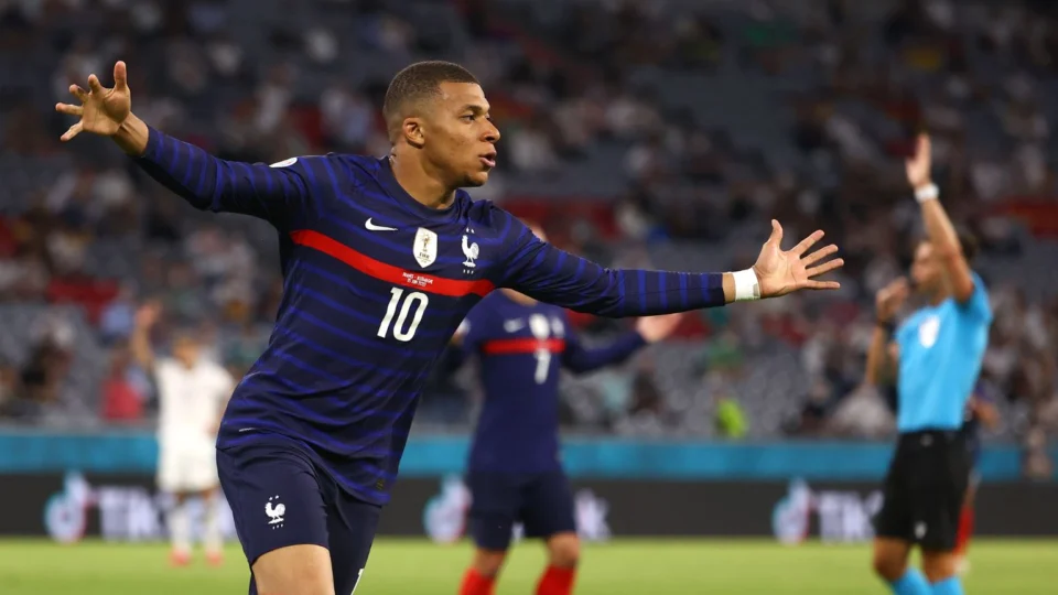 Mbappé é o jogador mais ‘valioso’ do mundo e Vinícius Júnior ocupa segunda posição