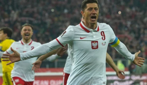 Liderada por Lewandowski, Polônia bate Suécia por 2 a 0 e garante vaga na Copa do Mundo no Catar