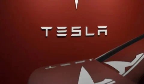 Elon Musk anuncia aumento de preço no sistema autônomo da Tesla