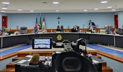 Ex-presidente da Câmara Municipal de Tefé tem contas reprovadas e é multado em R$ 114,7 mil pelo TCE-AM